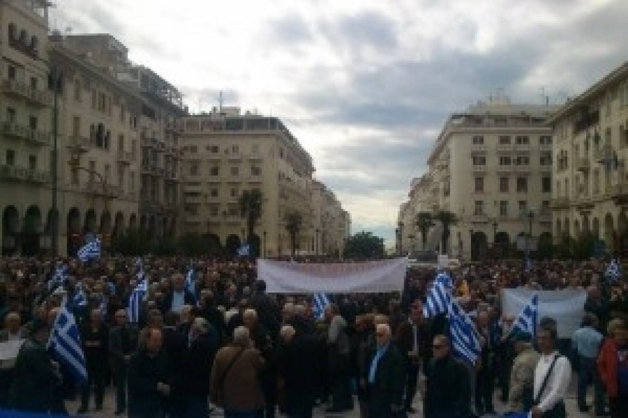 Θεσσαλονίκη: Διαμαρτυρία απόστρατων στρατιωτικών (pics-vid)