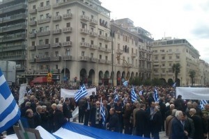 Θεσσαλονίκη: Διαμαρτυρία απόστρατων στρατιωτικών (pics-vid)