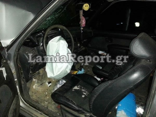 Μετωπική σύγκρουση με δύο σοβαρά τραυματίες στο δρόμο Λαμίας-Δομοκού