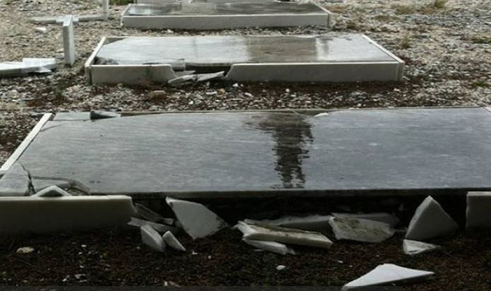 Διέλυσαν και βεβήλωσαν τάφους Ελλήνων στρατιωτών στα Σκόπια
