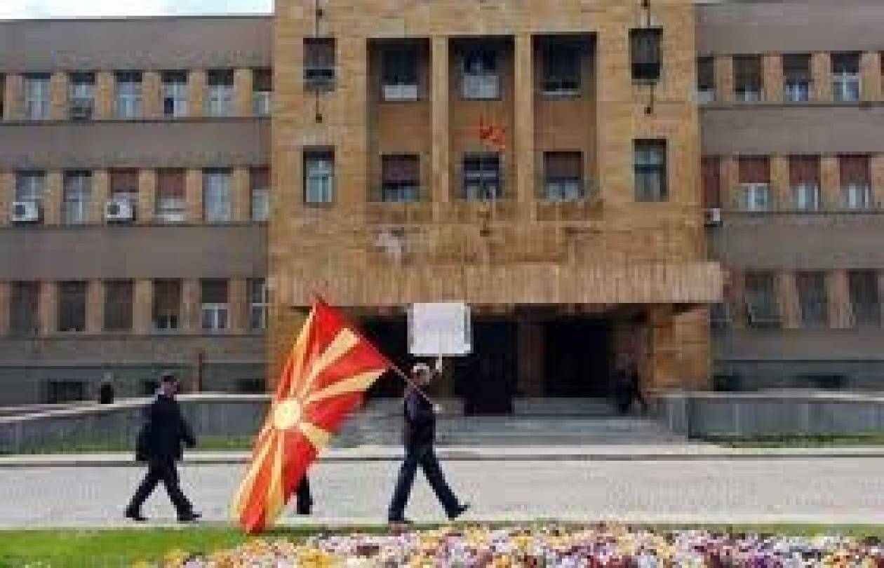 Διάβημα σε Σκόπια για βανδαλισμούς ελληνικού στρατιωτικού νεκροταφείου