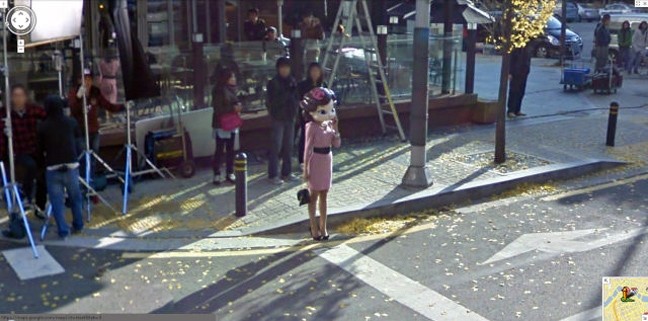 Η Google street view τους έπιασε στα «πράσα»