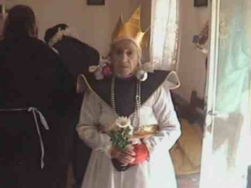 Νύφη... ετών 95 - Η γριούλα που ξεσήκωσε το Γερακάρι
