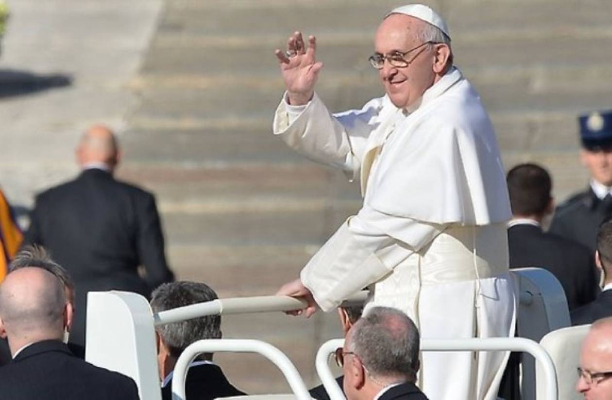 Κυκλοφορεί το πρώτο μεταφρασμένο βιβλίο του πάπα Φραγκίσκου