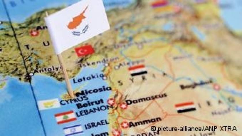 Handelsblatt: Σκληρή στάση Βερολίνου με την Κύπρο