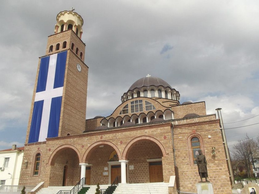 Ελληνική σημαία μήκους 15 μέτρων υψώθηκε σε εκκλησία του Διδυμοτείχου