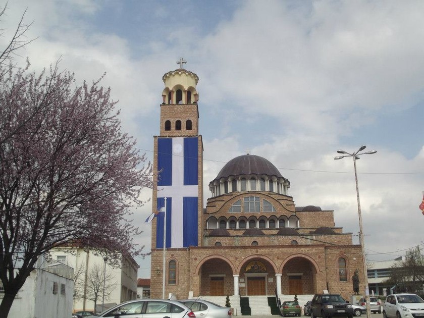 Ελληνική σημαία μήκους 15 μέτρων υψώθηκε σε εκκλησία του Διδυμοτείχου