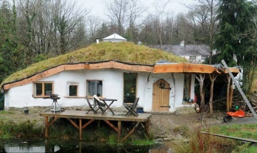 Βίντεο: Έχτισαν το σπίτι των ονείρων τους με 17.670 ευρώ μόνο!