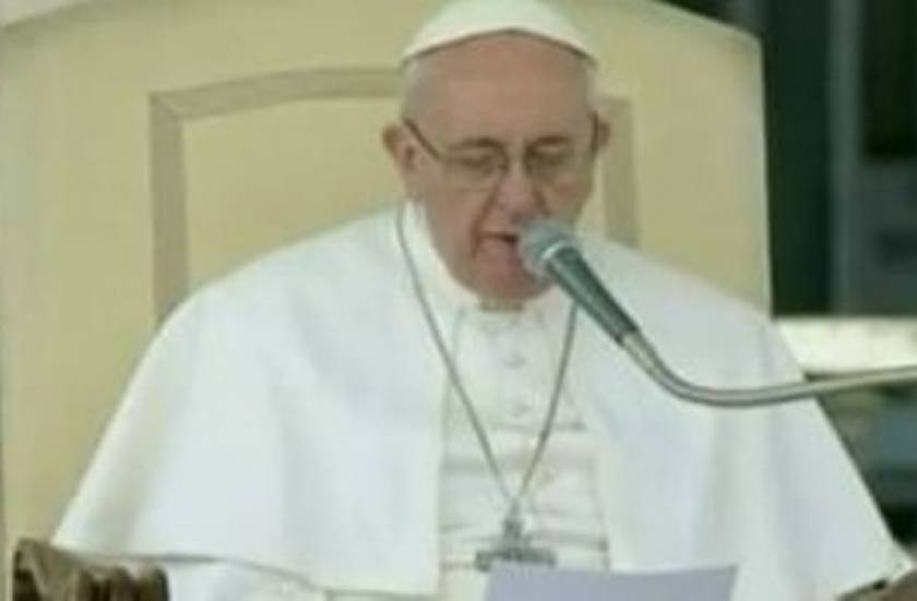 «Σπάει» τις παραδόσεις ο Πάπας Φραγκίσκος Α' (βίντεο)