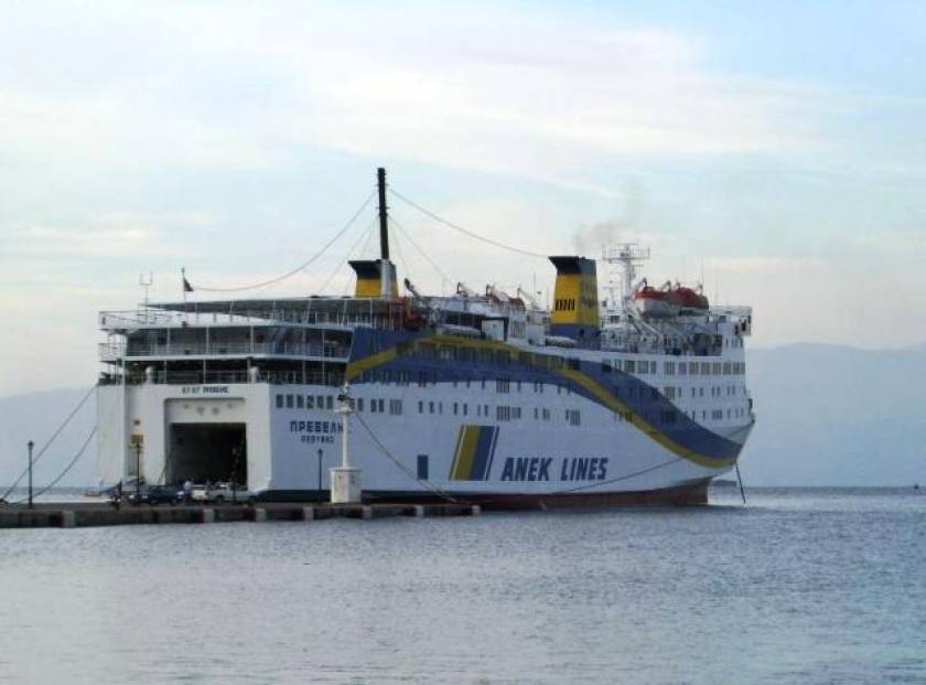 Αδυναμία προσέγγισης του πλοίου «Πρέβελης» στην Κάσο
