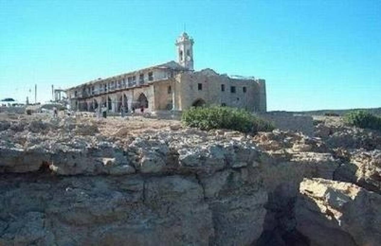 Ο Αρχιεπίσκοπος Κύπρου δίνει 2,5 εκ. για συντήρηση του Απ. Ανδρέα