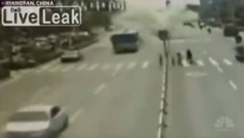 Βίντεο-ΣΟΚ: Η στιγμή της έκρηξης σε λεωφορείο
