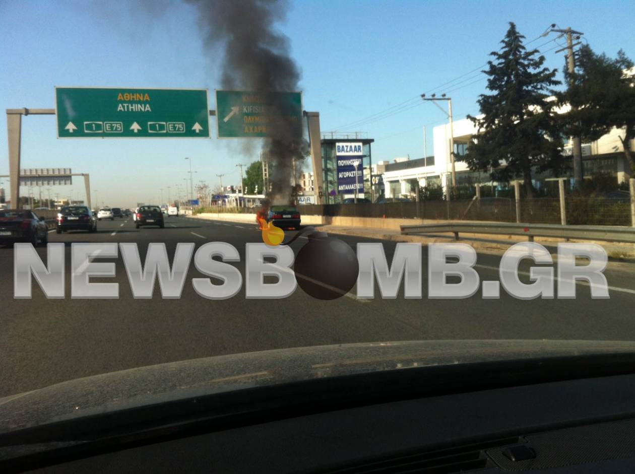 Αυτοκίνητο τυλίχθηκε στις φλόγες στην Εθνική οδό