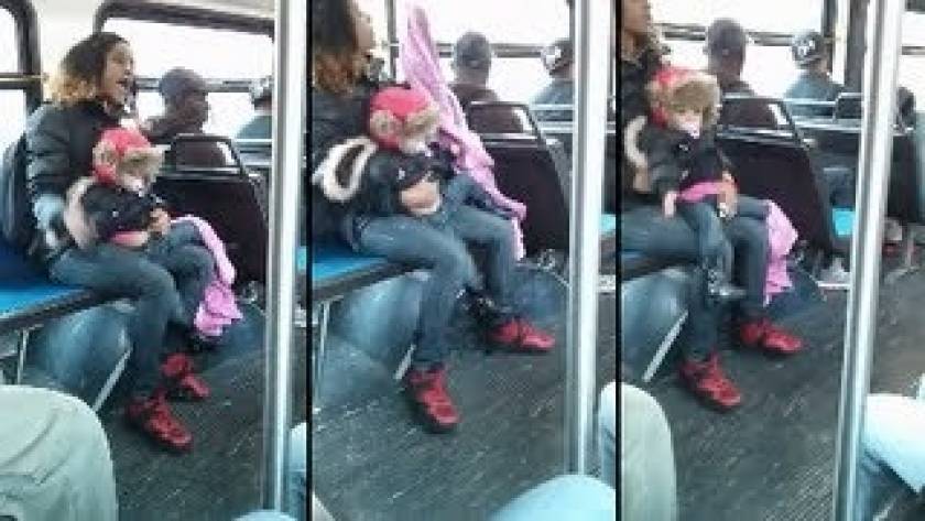 Πέταξε το μωρό της για να παλέψει με συνεπιβάτισσα σε λεωφορείο!