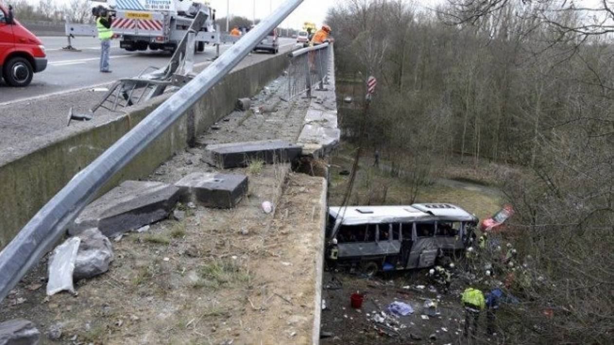 Τραγικό δυστύχημα με λεωφορείο που ανετράπη