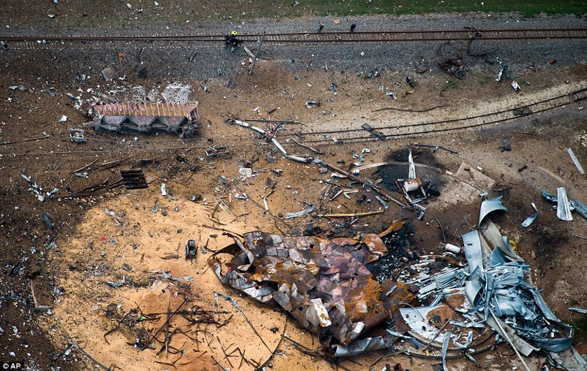 ΣΥΓΚΛΟΝΙΣΤΙΚΕΣ εικόνες από την καταστροφική έκρηξη στο Τέξας