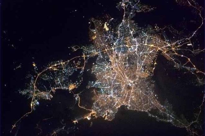 Η φώτο που σαρώνει στο Διαδίκτυο: Η Αθήνα από το διάστημα!