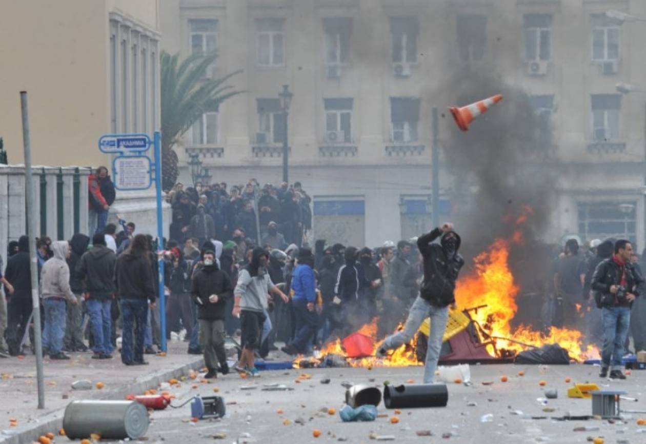 Κοινωνική έκρηξη φοβούνται οι ξένοι διπλωμάτες στην Αθήνα