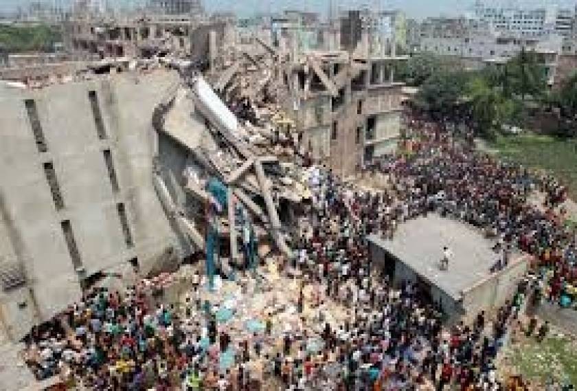 Η συγκλονιστική φωτογραφία από τα ερείπια του Μπαγκλαντές