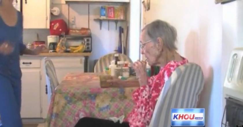 Είναι 105 ετών και λέει ότι το κλειδί της μακροζωίας είναι το...
