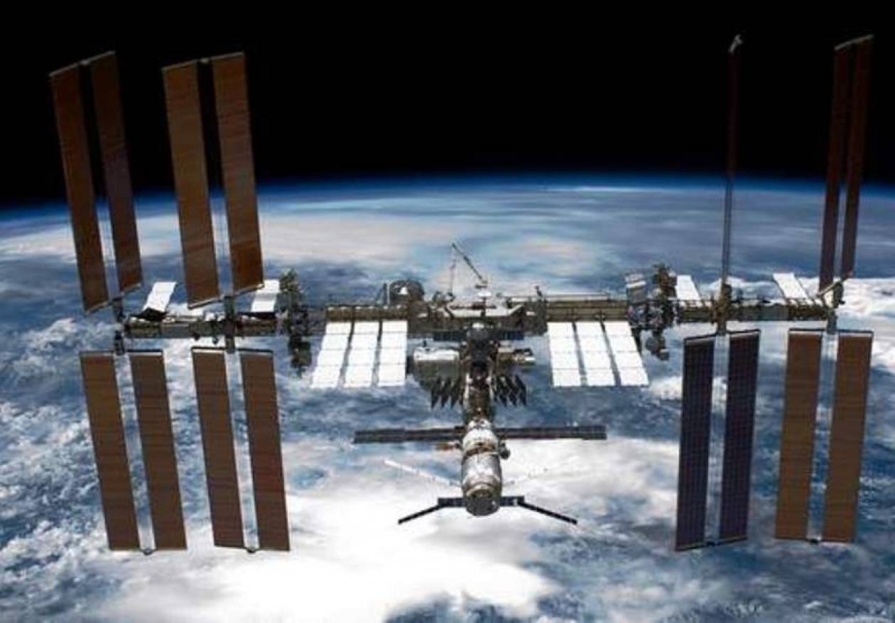 Ρωσία: «Πολύ σοβαρή ανωμαλία» η διαρροή αμμωνίας στον ISS