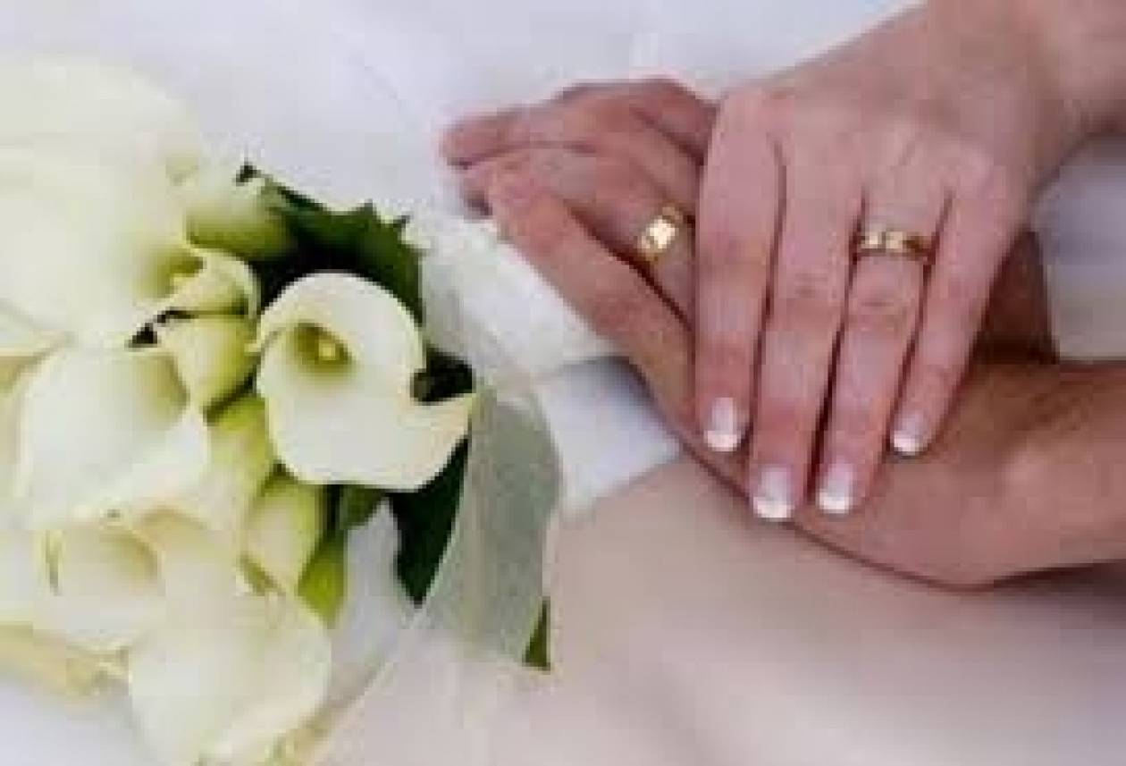 ΣΕΒ: Συνέχιση καταβολής του επιδόματος γάμου