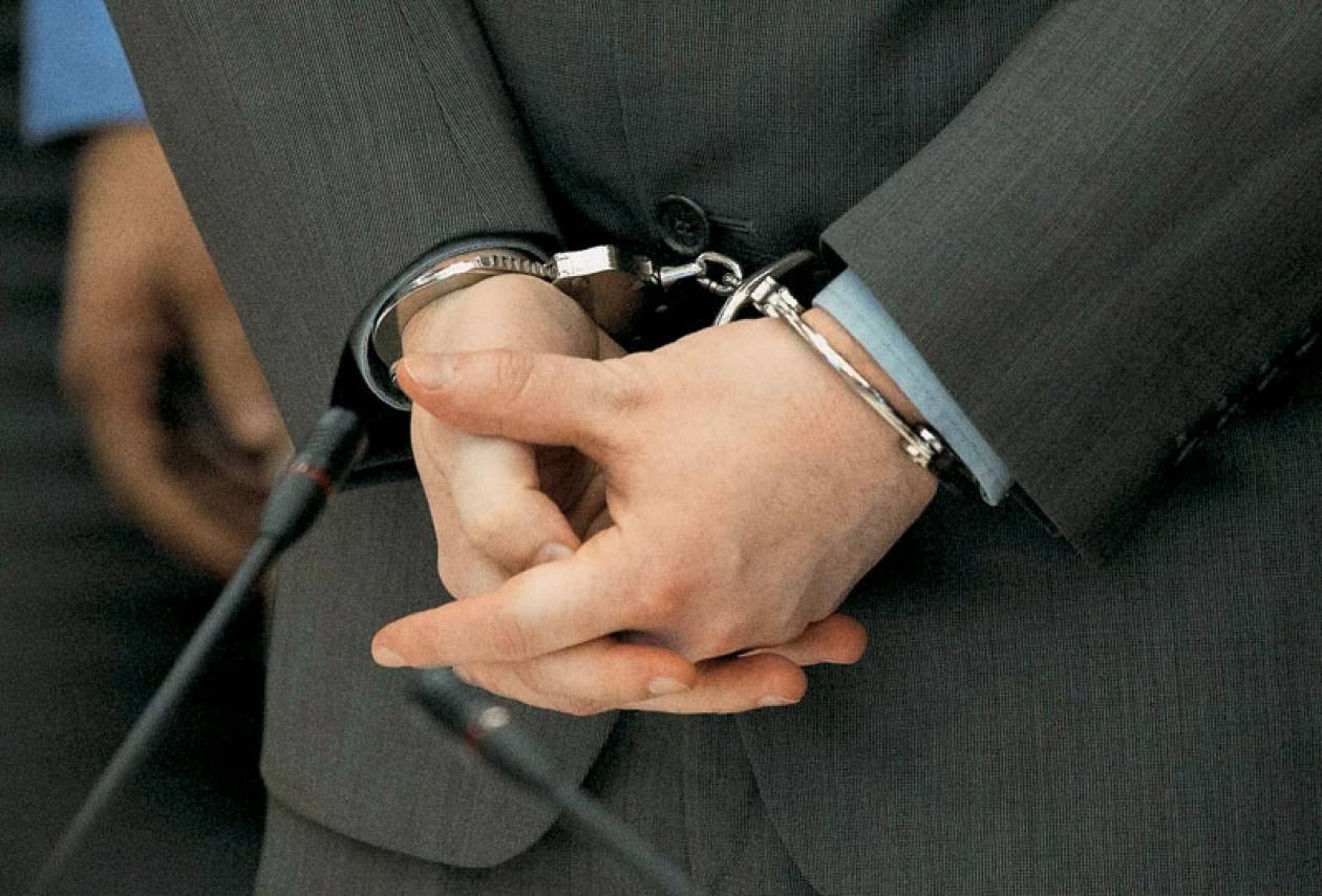Σύλληψη επιχειρηματία για οφειλές «μαμούθ» στο Δημόσιο