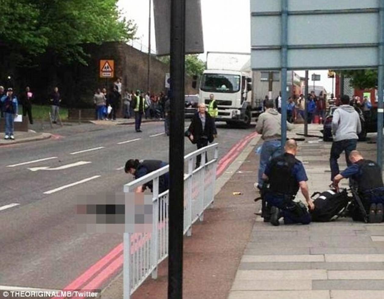 Εικόνα-ΣΟΚ: Ο αιματοβαμμένος δράστης της σφαγής στο Λονδίνο