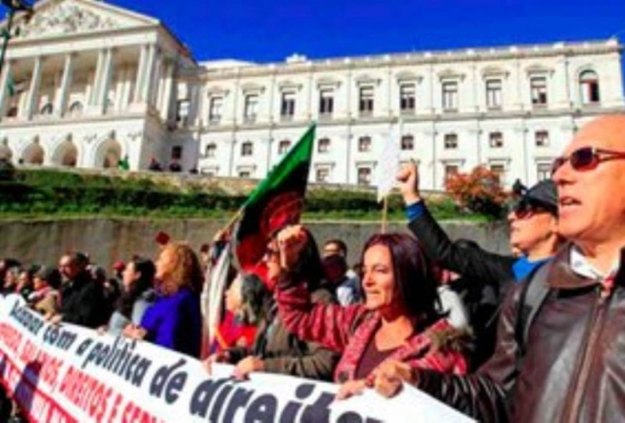 Λισαβόνα: Στους δρόμους χιλιάδες διαδηλωτές κατά της κυβέρνησης