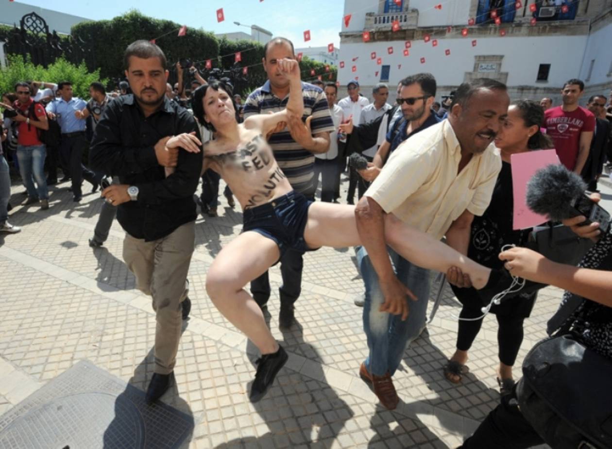 Με φυλάκιση κινδυνεύουν οι ακτιβίστριες Femen στην Τυνησία