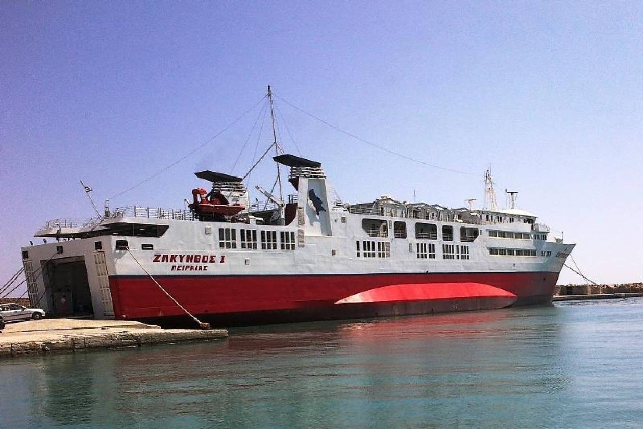 Ζάκυνθος: Επιβάτης έβαλε φωτιά σε πλοίο!