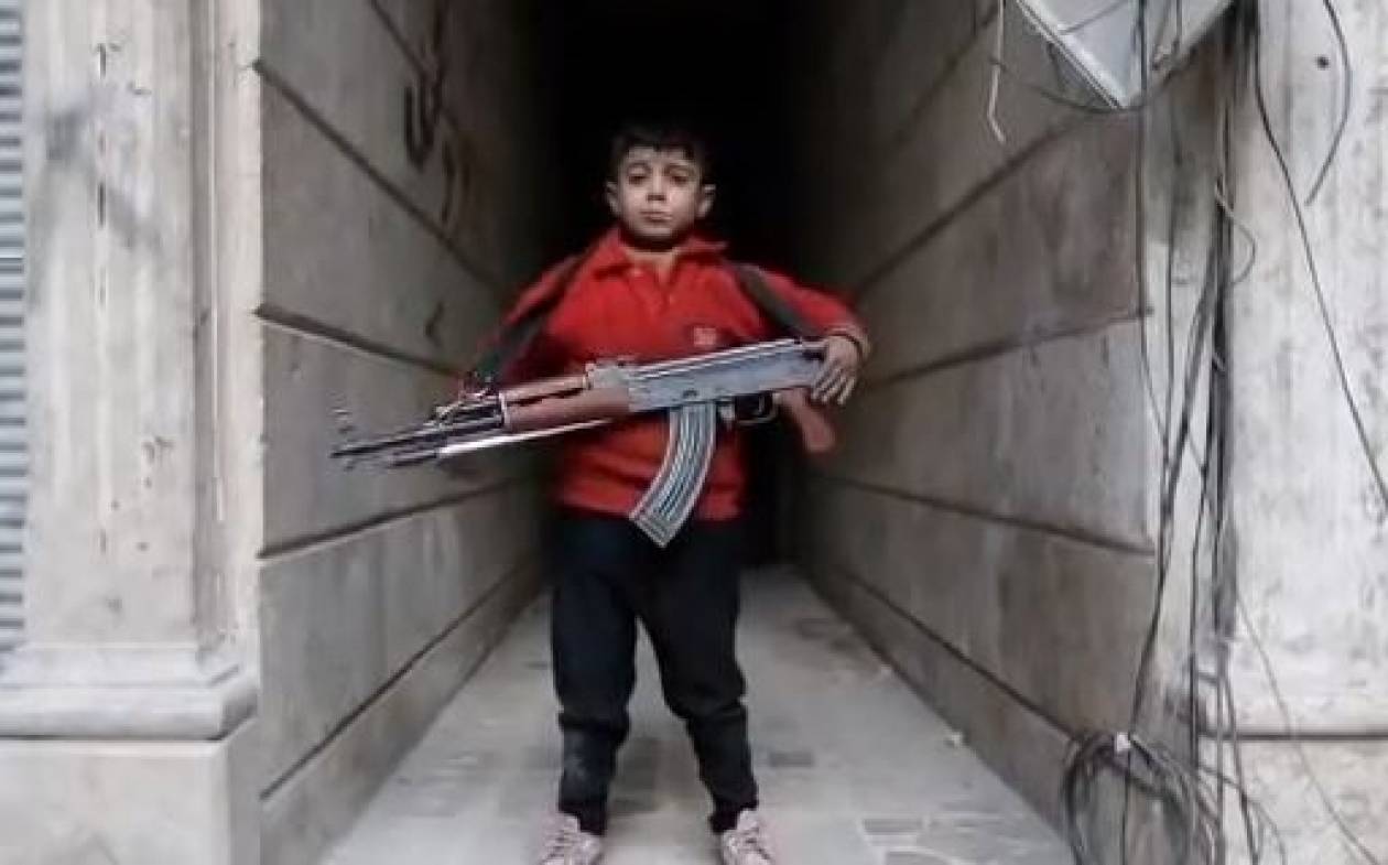 ΣΟΚ: Ισλαμιστές στρατολογούν ανήλικα παιδιά στη Συρία (βίντεο)