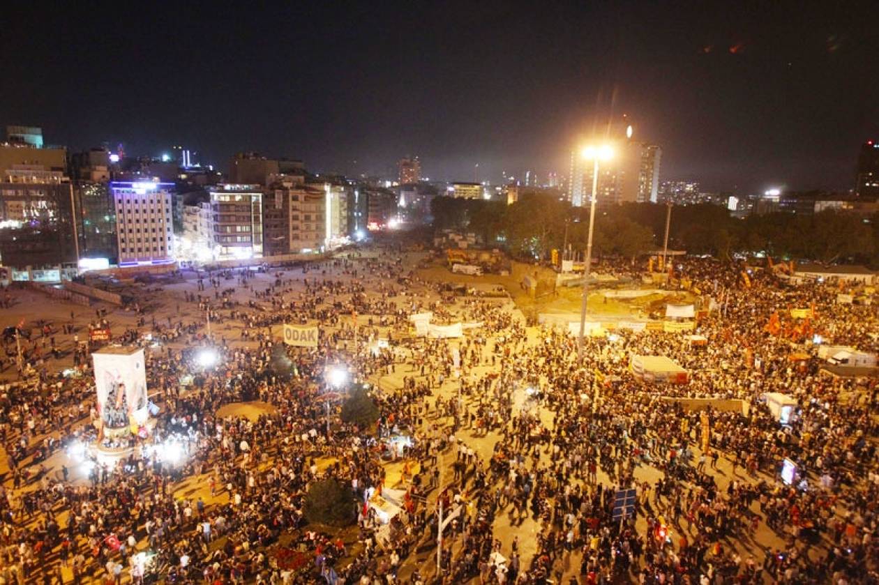 Τουρκία: Χιλιάδες διαδηλωτές στην πλατεία Ταξίμ