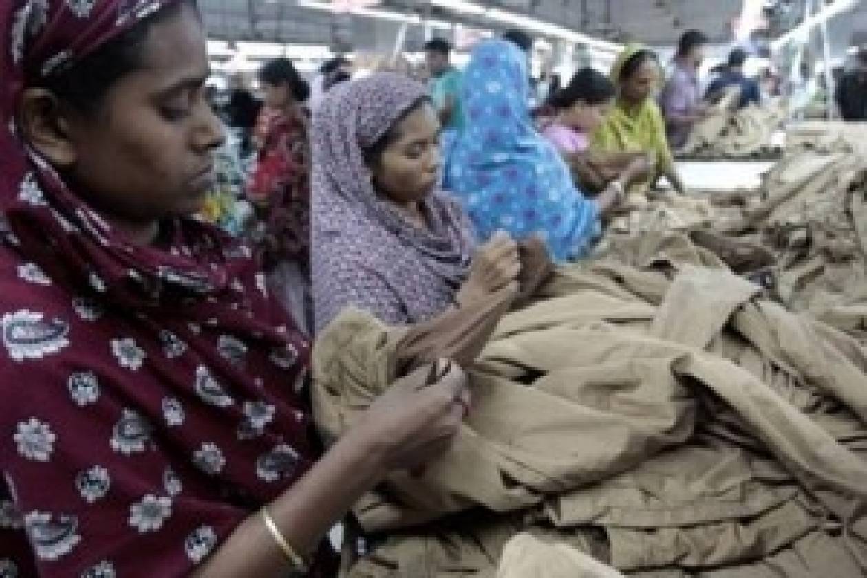 Μπαγκλαντές: Δηλητηρίαση 600 εργατών από νερό σε κλωστοϋφαντουργείο