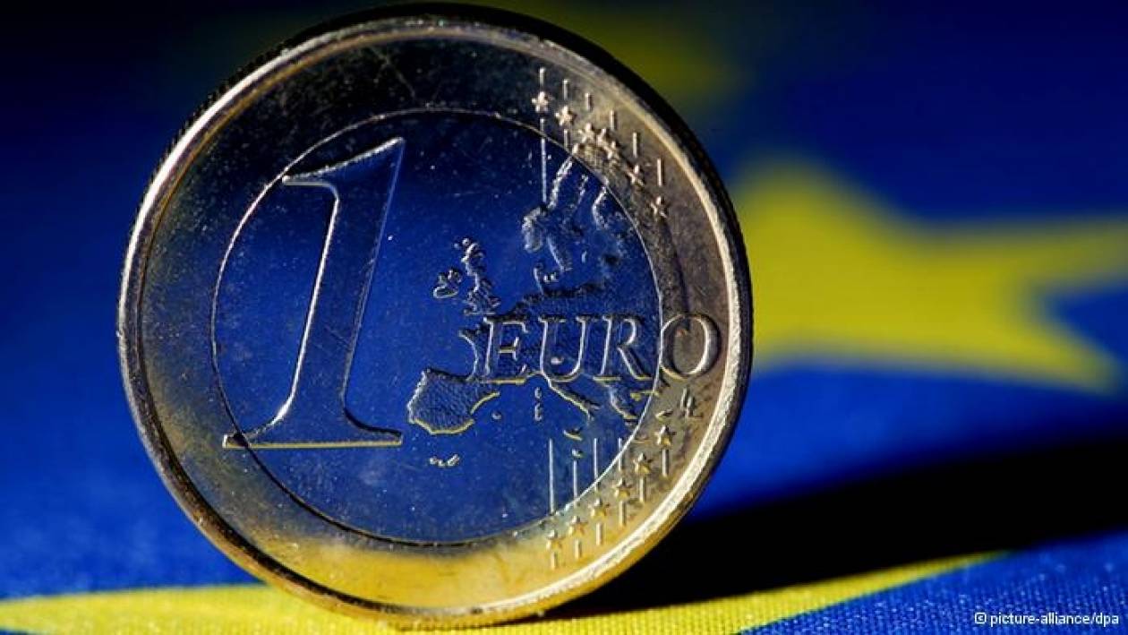 SZ: Αντιπαραθέσεις με φόντο το ευρώ