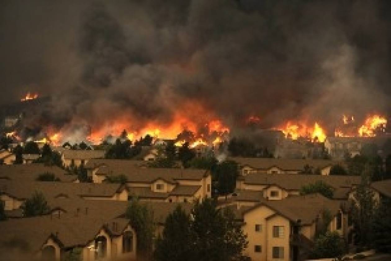 Ογδόντα κατοικίες έχει κάψει η φωτιά στο Κολοράντο