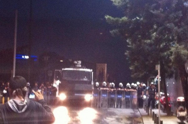 Ταξίμ: Ωμή βία από την αστυνομία – Συνεχίζονται οι διαδηλώσεις