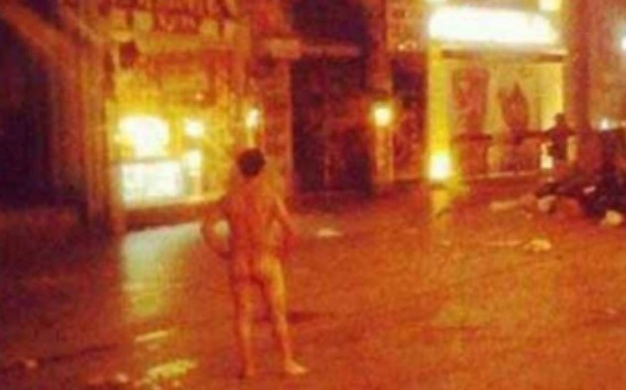 Πλατεία Ταξίμ: Κατέβηκε γυμνός στην διαδήλωση (photo)!