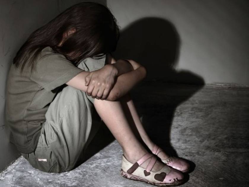 Λάρισα: «Δεν βίαζα την ανήλικη κόρη μου-Ο αδερφός της φταίει»