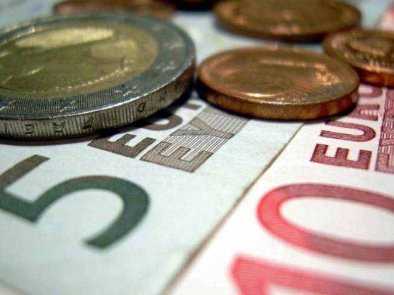 2.5 δισ. ευρώ ψάχνει η τρόικα από μισθούς και συντάξεις