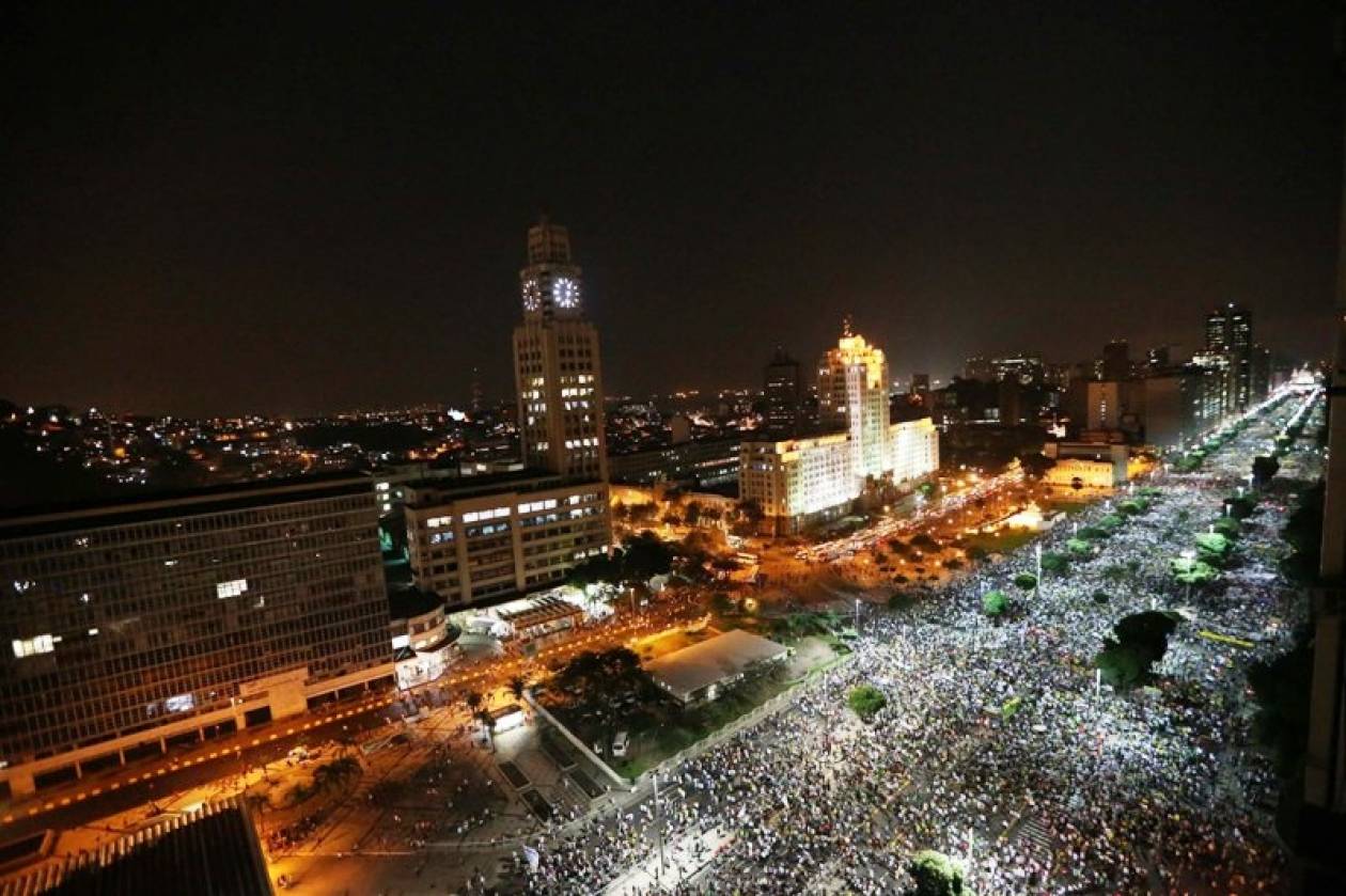 Περισσότεροι από 300.000 άτομα διαδήλωσαν στο Ρίο ντε Τζανέιρο