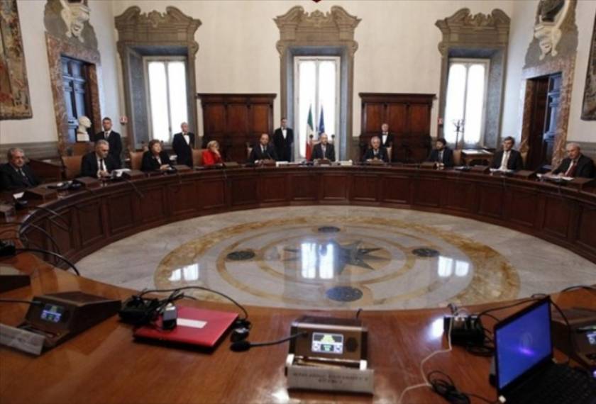 Ιταλία: Με πτώση της κυβέρνησης απειλεί η Κεντροδεξιά
