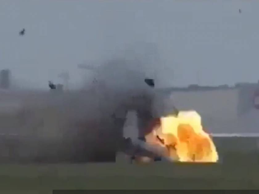 Βίντεο-ΣΟΚ: Αεροπλάνο πέφτει μπροστά στα μάτια θεατών
