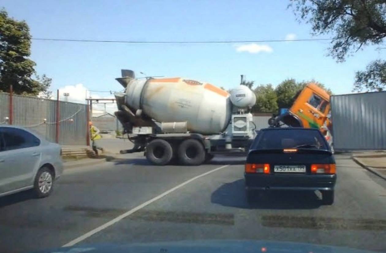 Βίντεο: Οι γκάφες συνεχίζονται στους δρόμους της Ρωσίας και τον Ιούνιο