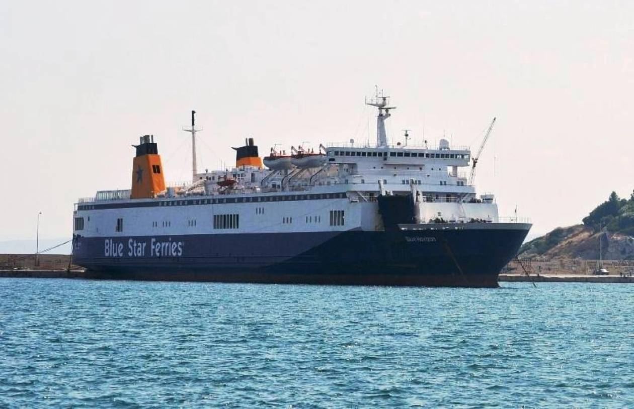 Μηχανική βλάβη σε πλοίο και ταλαιπωρία για τους επιβάτες στη Σαντορίνη