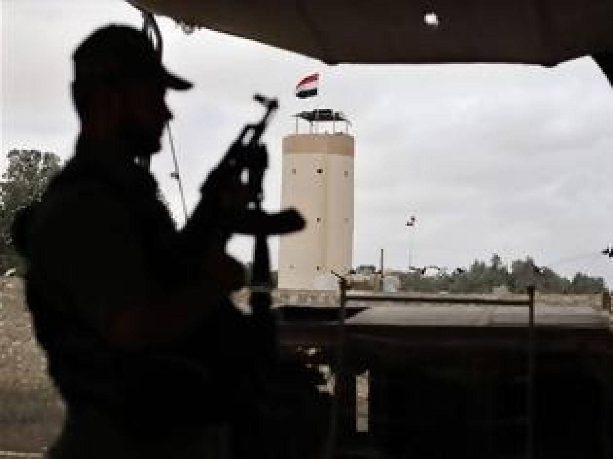 Ενισχύεται ο αιγυπτιακός στρατός στην Χερσόνησο του Σινά