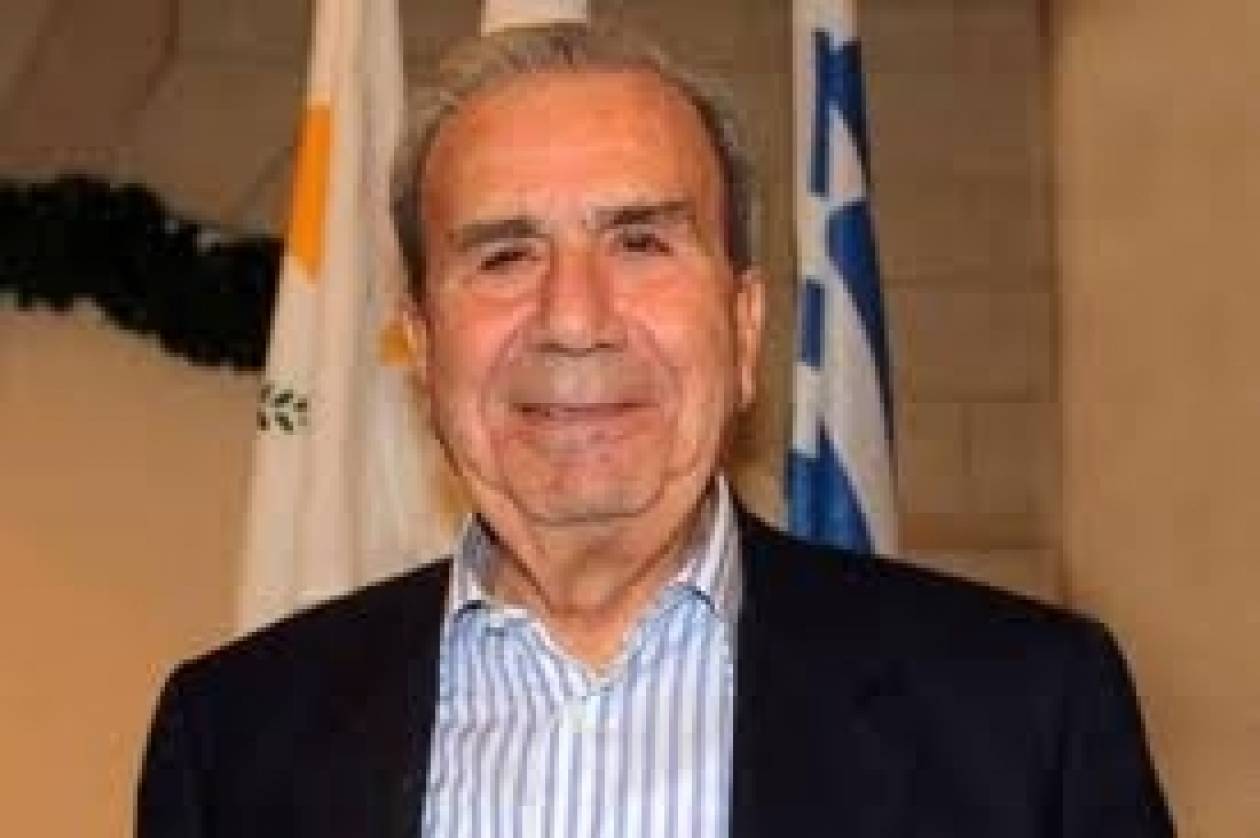 Καταζητούμενοι ο πρώην υπουργός Εσωτερικών της Κύπρου και ο γιος του