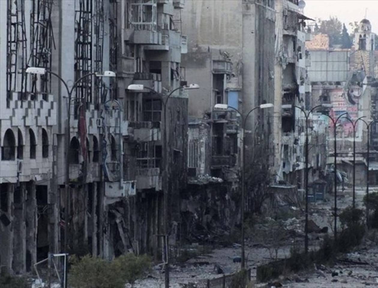 Ένατη μέρα βομβαρδισμών στην πόλη Χομς