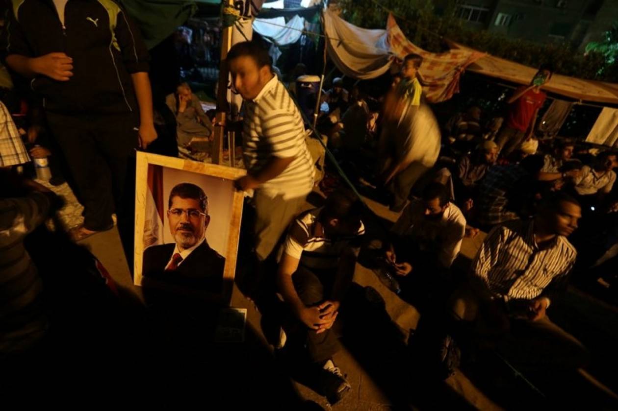Αίγυπτος: Αιματοχυσία στο Κάιρο-Νεκροί οπαδοί του Μόρσι