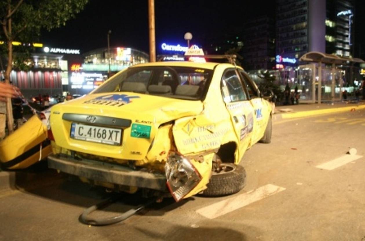Τραγωδία στη Σόφια: Ταξί παρέσυρε πεζούς σε στάση λεωφορείου